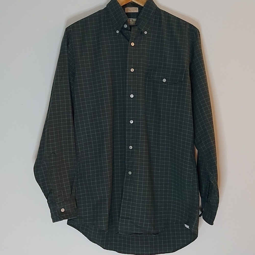 Vintage L.L.Bean Button Down Shirt. Dark Green & Red Plaid Size 15.5/ Medium